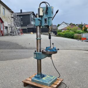 Arboga G 2508 søyle boremaskin med maskinstikke