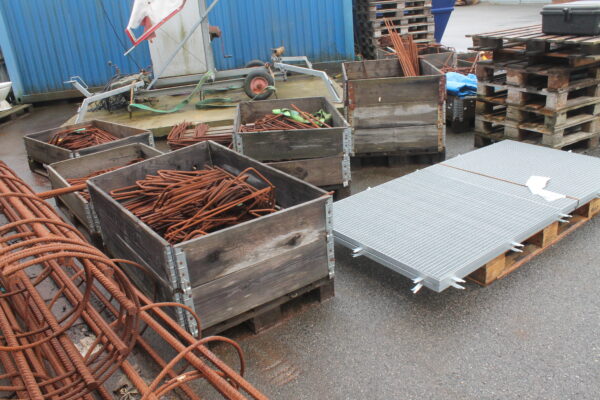Lot armeringsprofiler samt ca. 10,5-meter 620mm stålrør - Bilde 2