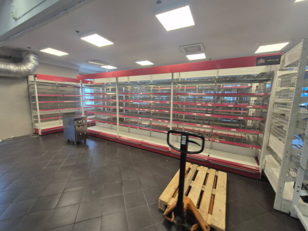 40-seksjoner Expedit butikkinnredning ferdig pakket på pall, klar for overlevering til kunde - Bilde 1
