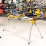 Makita LC1230N 305mm metallkappesag på DeWalt DE7023 -xj sagbord