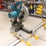 Makita LC1230N 305mm metallkappesag på DeWalt DE7023 -xj sagbord - Bilde 4