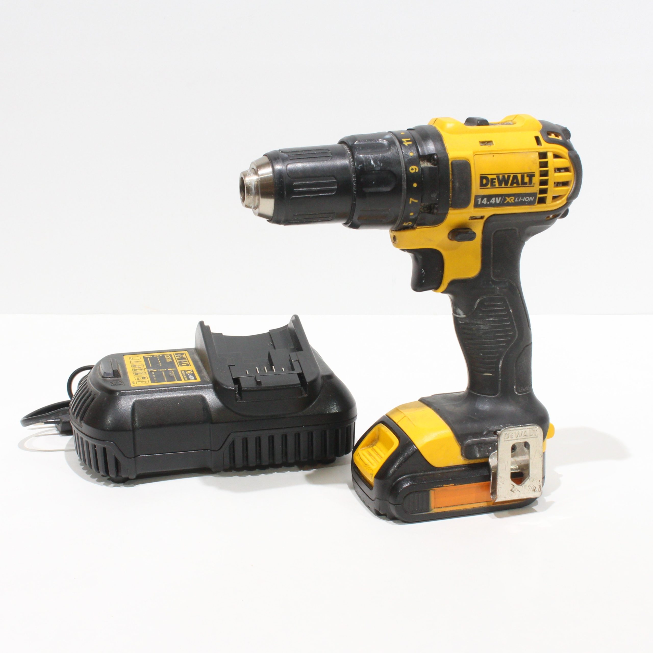IMG_0442 DeWalt DCD730 børsteløs drill med batteri og lader - Bilde 1