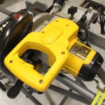 DeWalt DW712N kapp- og gjærsag med uttrekk – på Ryobi sagstativ - Bilde 8